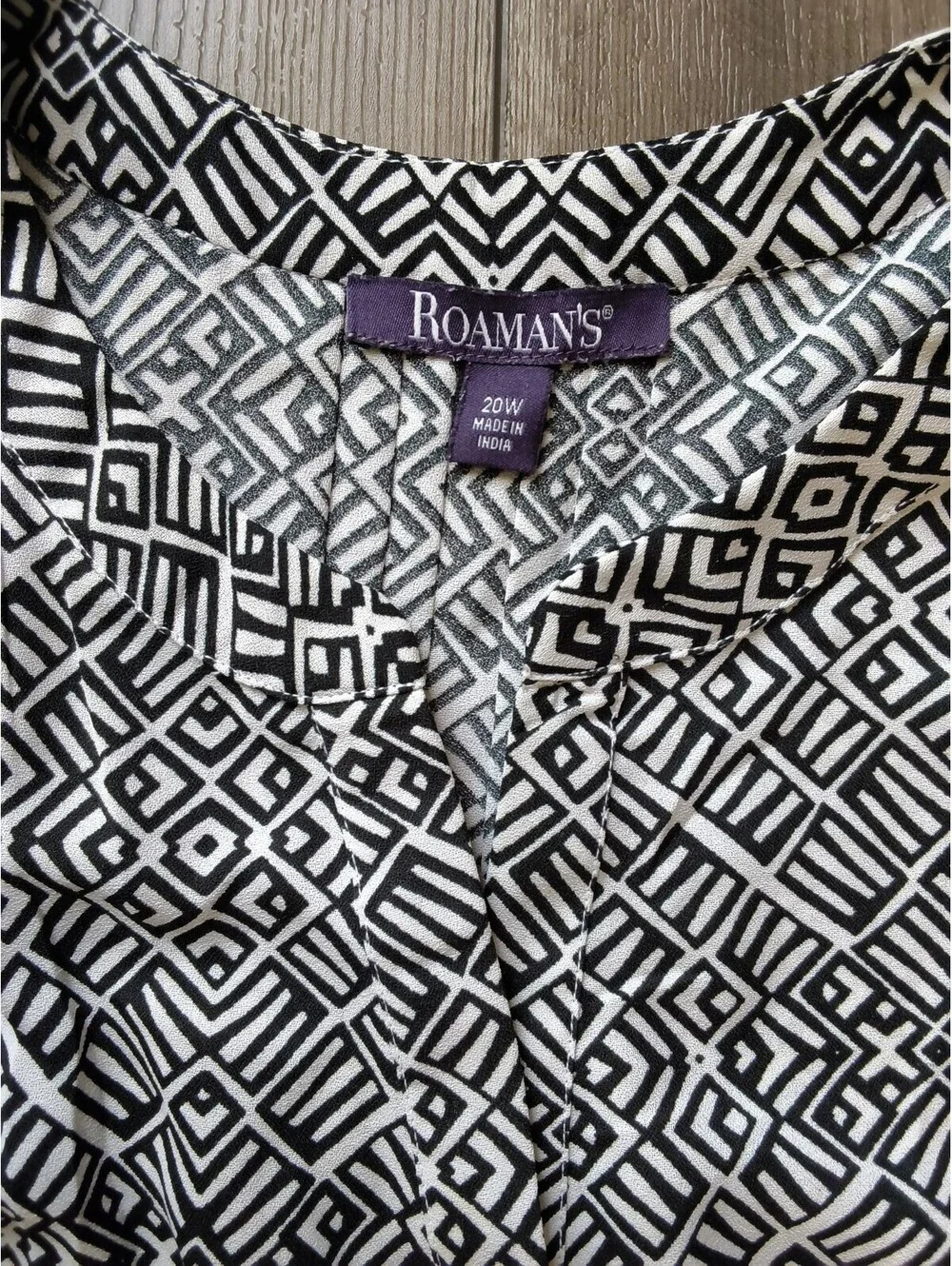Roaman's Sleeveless Black White Geometric Flowy Blouse 20W